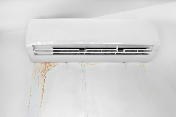Các dụng cụ cần thiết để kiểm tra và sửa chữa điều hòa bị chảy nước tại nhà.